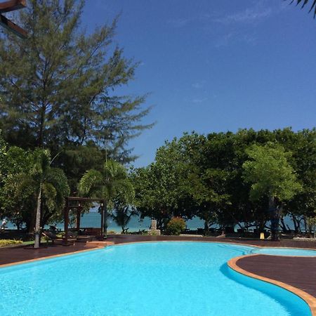 Phayam Cottage Resort パヤム島 エクステリア 写真