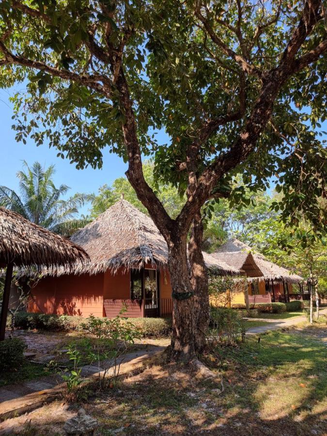 Phayam Cottage Resort パヤム島 エクステリア 写真