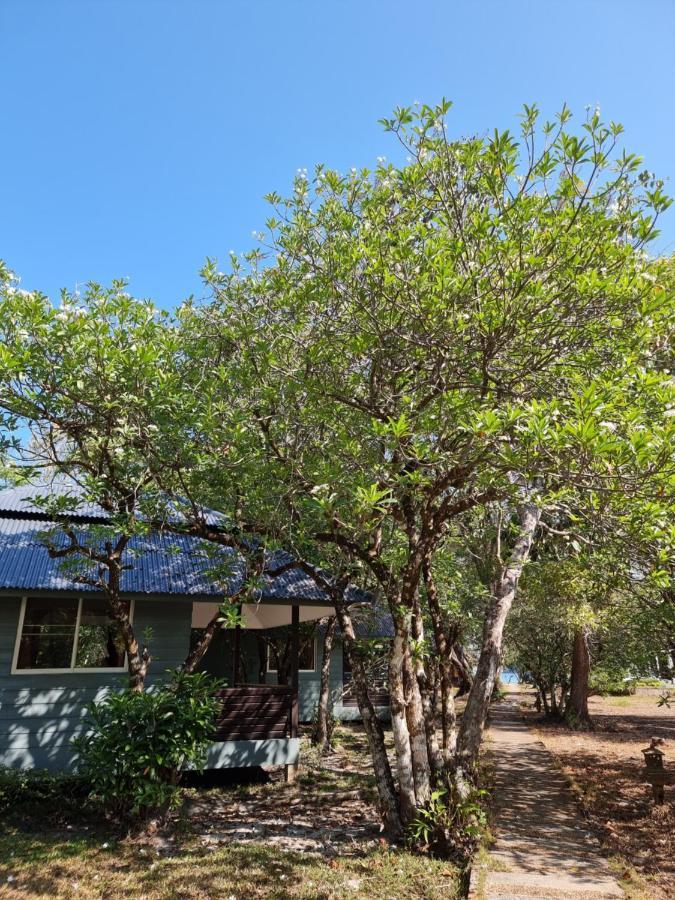 Phayam Cottage Resort パヤム島 エクステリア 写真